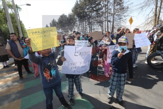 Piden regularizar escuelas en Lerma