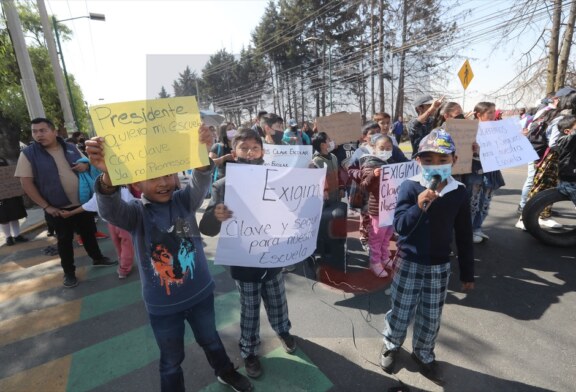 Piden regularizar escuelas en Lerma