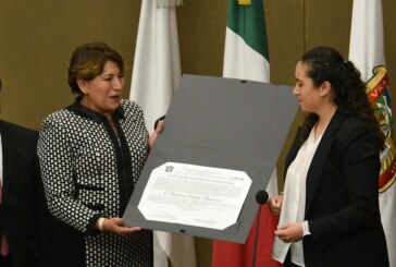 Es oficial, Delfina Gomez recibe constancia cómo la primer gobernadora del Edomex