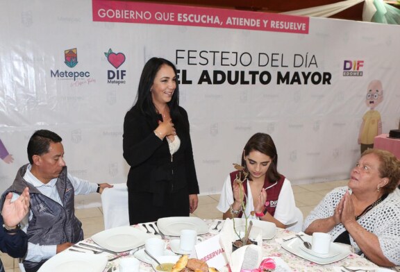 Honra Gaby Gamboa legado de los abuelos en Metepec