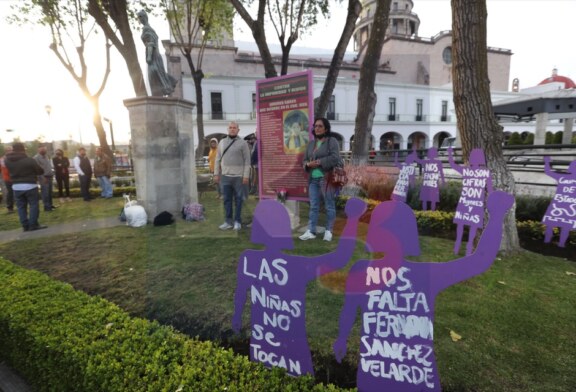 Reubican memoriales de víctimas de feminicidio en Toluca por remodelación de la Plaza de los Mártires.