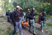 Policía rescata a joven que cayó de una altura de 30 metros