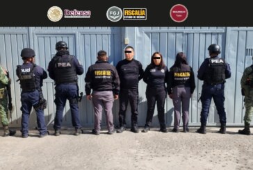 Detienen a dos policías de Ecatepec por presunto homicidio; habrían intentado simular un linchamiento