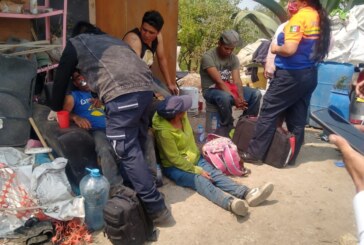 Deslizamiento en basurero de Naucalpan deja 3 lesionados y una mujer desaparecida. Fueron rescatados de los escombros