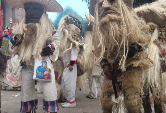 Más de 500 años de tradición, Xitas invaden a Temascalcingo