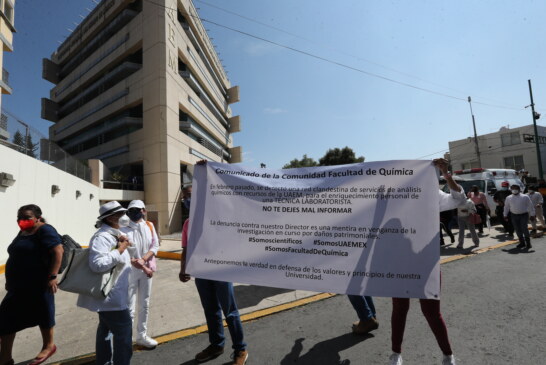 Comunidad Universitaria a favor del director de facultad de Química en la UAEMEX