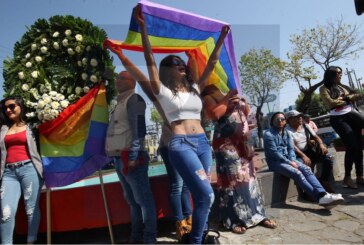 Llega la comunidad LGBTTI al hemiciclo a Juárez.