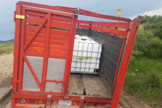 Secretaría de seguridad localiza camioneta con tres mil 200 litros de supuesto hidrocarburo