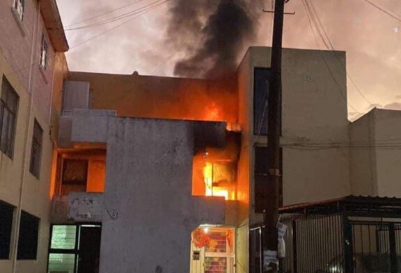 Muere una persona en incendio en Metepec