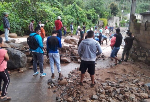 Luego de deslaves y lluvias aumenta a 4 el número de personas fallecidas, entre ellos, Diana Gregorio