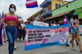 Realizan primer marcha LGBTTTIQ En Metepec