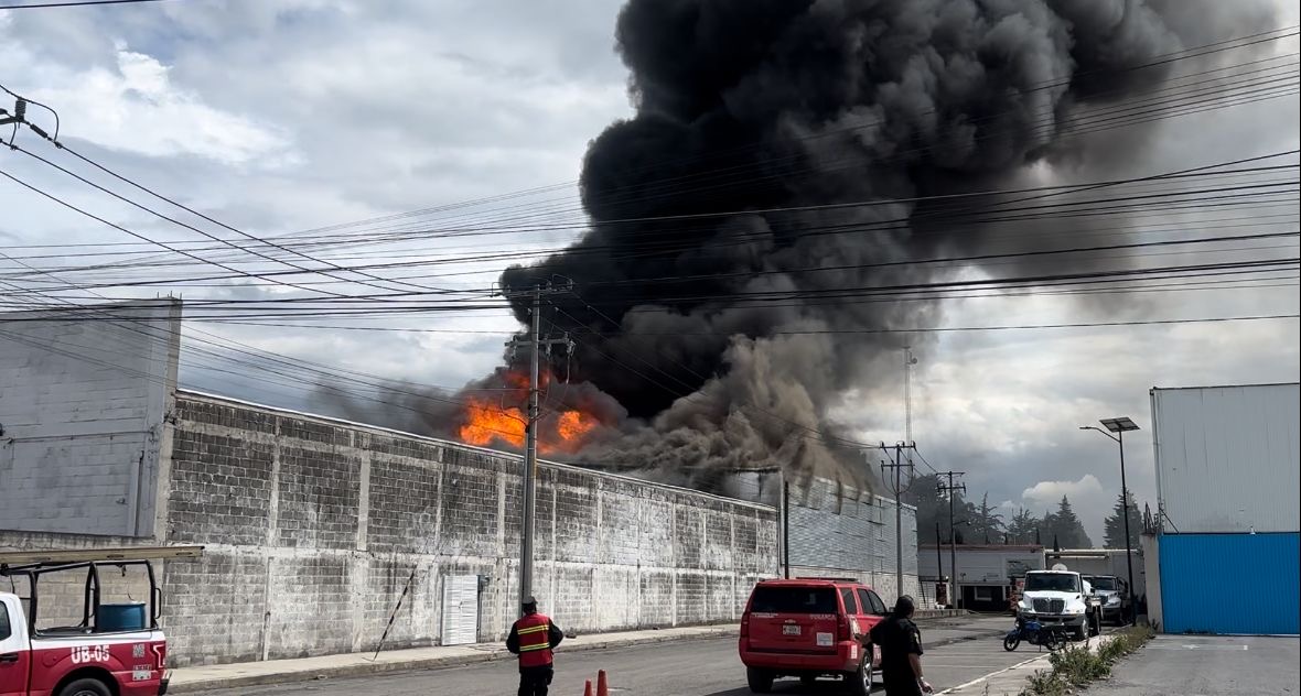Evacuan zona industrial de Lerma por incendio.
