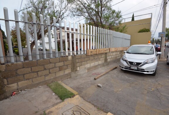 Se enfrentan vecinos por bardas en colonia Ciprés