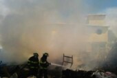 Apoyo del Heroico Cuerpo de Bomberos de Toluca en incendio de desperdicio industrial