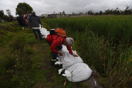 Refuerzan bordos de la Laguna en Ocoyoacac, buscan proteger a más de 600 familias.