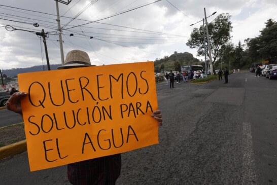 Exigen agua en el Barrio de Zopilocalco. Bloquen Matlatzincas