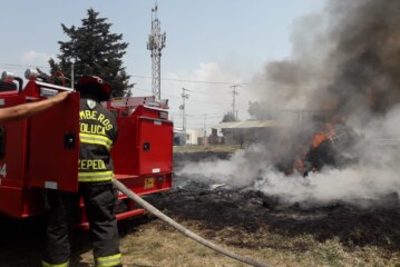 Sofocan Bomberos de Toluca incendio en San Pedro Totoltepec