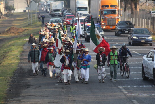 Caravana de la Dignidad y la Conciencia Wixárika llega al Estado de México.