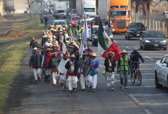 Caravana de la Dignidad y la Conciencia Wixárika llega al Estado de México.