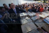 Entregan firmas candidatos independientes a gobernador.