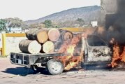 En Mimiapan queman camioneta cargada de madera, llevan años peleando contra la tala.