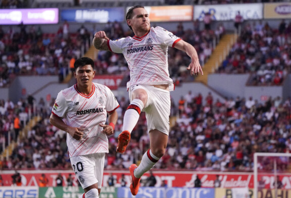 Toluca FC hilvanó su tercer triunfo consecutivo y con “hat-trick” de “Canelo” Angulo, se alzó con el triunfo 1-3 ante Necaxa, en el Estadio Victoria