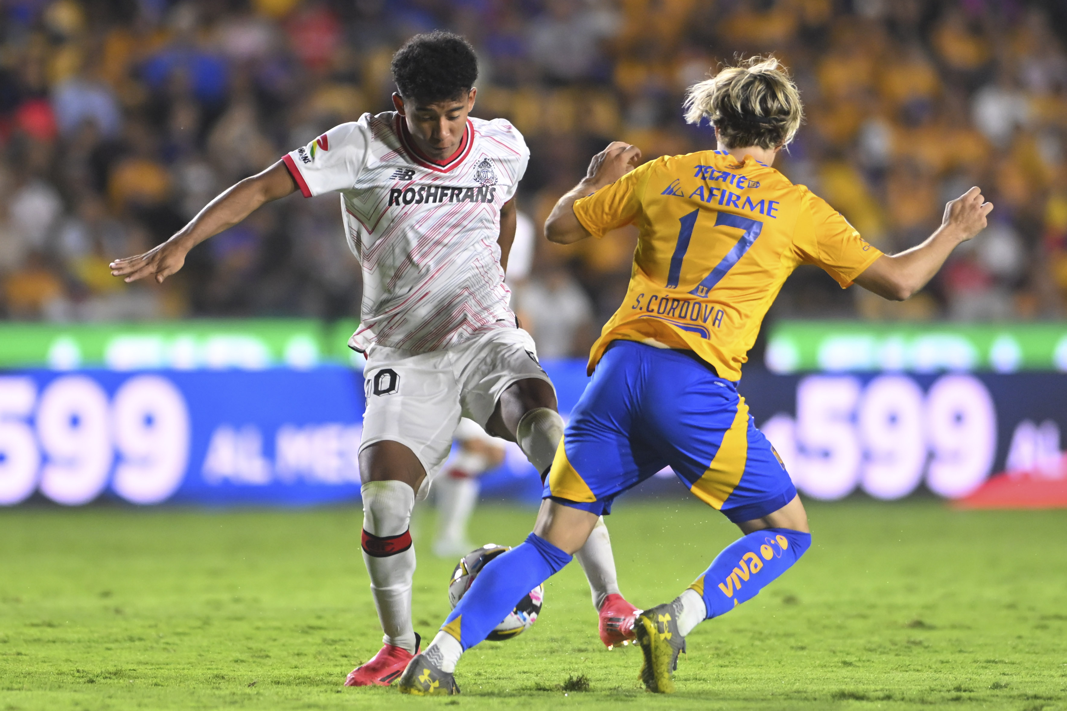 Tigres venció 2-1 a Toluca en el estadio Universitario