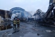 Corto circuito, posible causa de incendio en la Central de Abastos de Toluca.