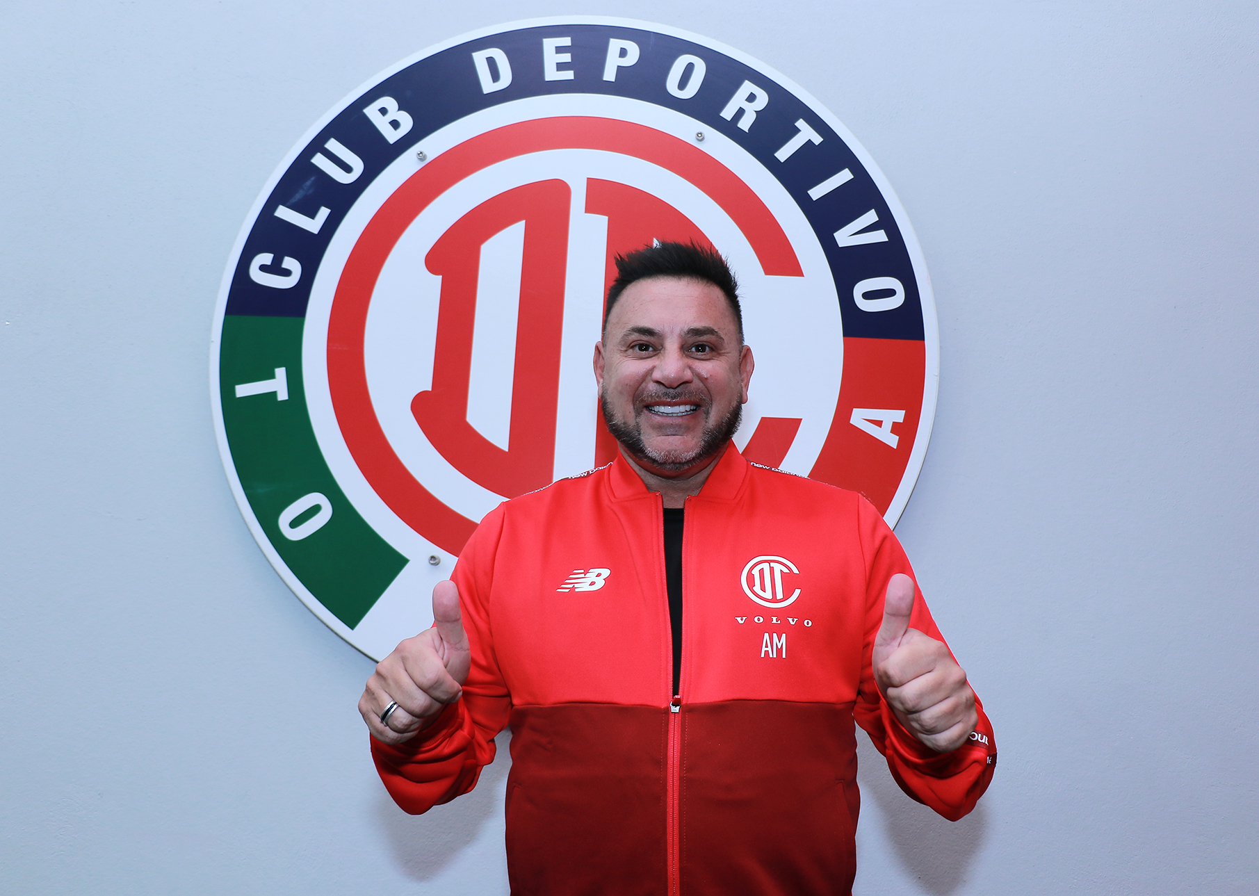 Ilusionado y comprometido a lograr el título, Antonio “Turco” Mohamed dijo en su presentación que espera estar a la altura de dirigir al Deportivo Toluca