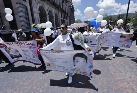 Con misa y protesta, recuerdan a personas desaparecidas en el Edomex