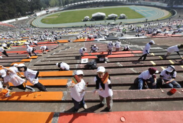 Inician trabajos de restauración del mural ‘Aratmósfera’ de Leopoldo Flores en el Estadio Universitario