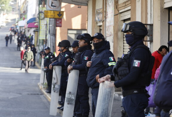 Retiran ambulantaje en la zona centro de Toluca.