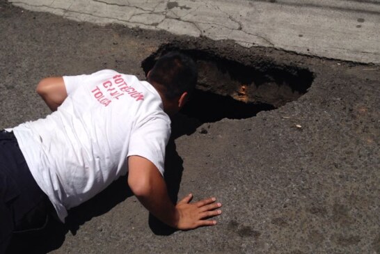 Atienden diversas áreas de la administración municipal hundimiento en la colonia San Bernardino