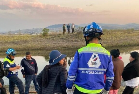 Tragedia en San Juan Coajomulco: dos menores pierden la vida al caer en un bordo.