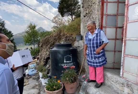 Sigue Juan Rodolfo, entregando alimentos a las familias más necesitadas en comunidades y colonias de Toluca