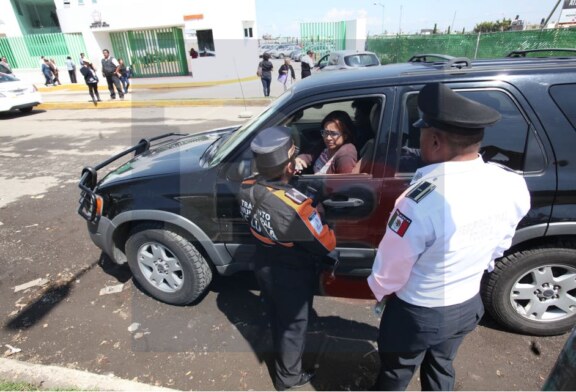 Imponen 30 infracciones al día y la gente se sigue estacionando en la zona de hospitales