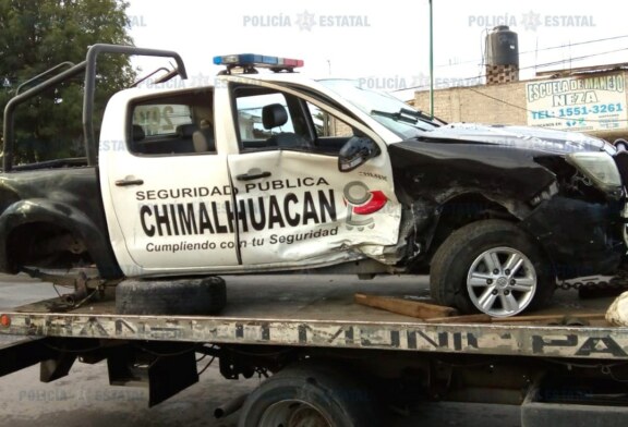 Detiene la SS a adolescentes que al huir en auto robado chocan contra patrulla