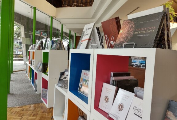 Promueven venta de libros en tiendas de artesanías Casart