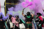 Feministas toman calles de Toluca, exigen despenalización del aborto en Edomex.