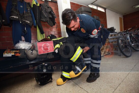 Otorgan equipo nuevo a los Bomberos de Toluca