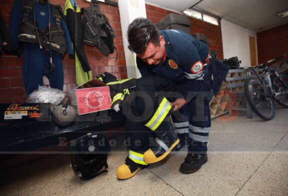 Otorgan equipo nuevo a los Bomberos de Toluca