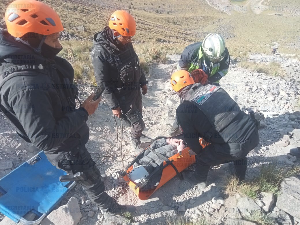 Rescatan a turista en el Nevado de Toluca