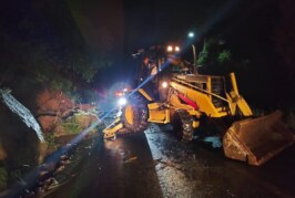 Cierran la carretera Atlacomulco-Temascalcingo por deslave; piden usar vías alternas