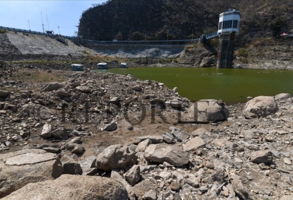 Por sequía, suspenden extracción de agua de la presa de Valle de Bravo