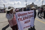 Habitantes de San Juan Tilapa comen o pagan pipas agua