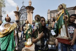 Decenas de fieles celebran a San Judas Tadeo en Toluca con gran devoción