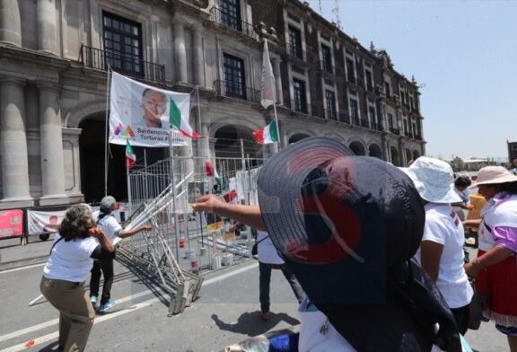 A “jitomatazos” Integrantes de “Haz valer mi libertad” amagan con intensificar protesta