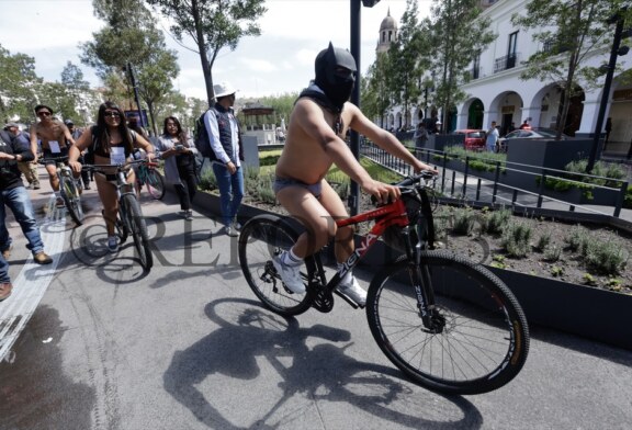 ¡Desnudos ante el tráfico! Primera Rodada al Desnudo en el Estado de México, promoviendo la seguridad vial y derechos de los ciclistas