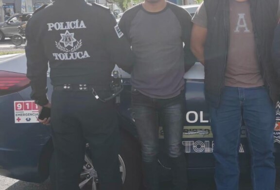 Asaltan a ciudadanos de Toluca, son Policías Estatales.