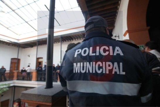 Se manifiestan policías de Almoloya por un recurso que no les entregan